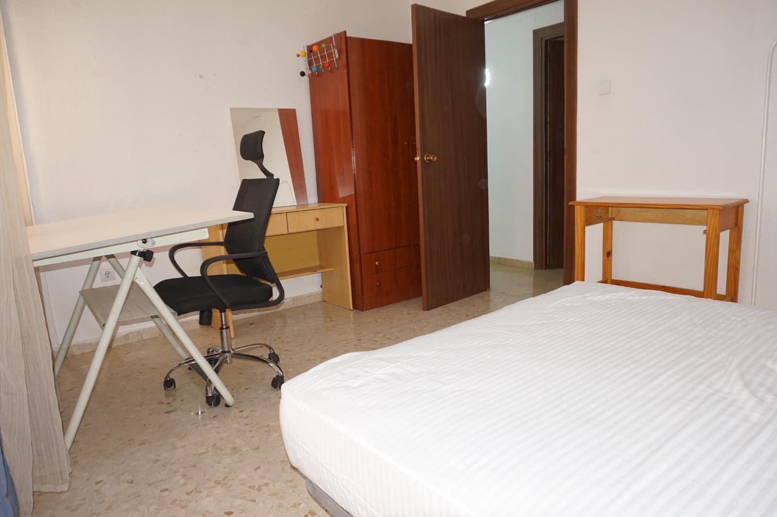 3 soveværelse Lejlighed til leje i Granada by - € 990 (Ref: 9894081)