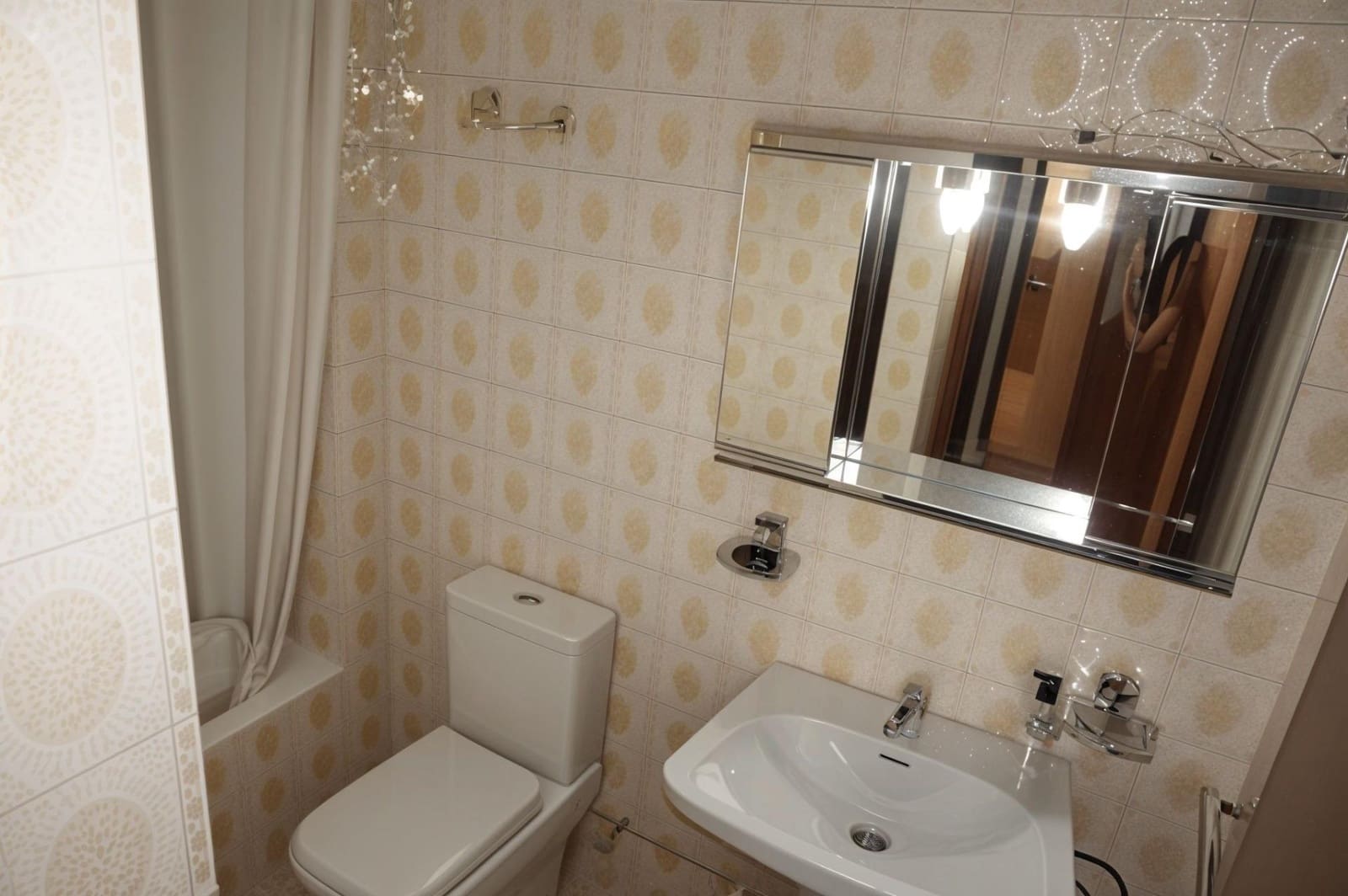3 soveværelse Lejlighed til leje i Granada by - € 990 (Ref: 9894081)