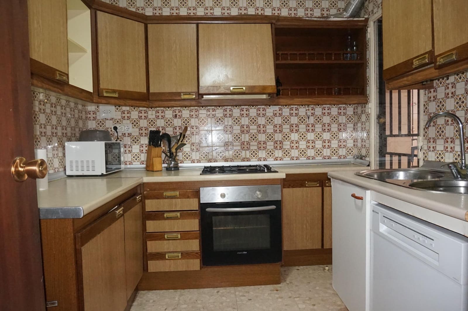 3 soveværelse Lejlighed til leje i Granada by - € 990 (Ref: 9894081)