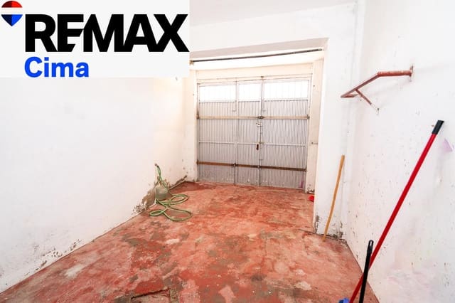 3 makuuhuone Omakotitalo myytävänä paikassa Baza mukana 
autotalli - 95 000 € (Ref: 9896523)