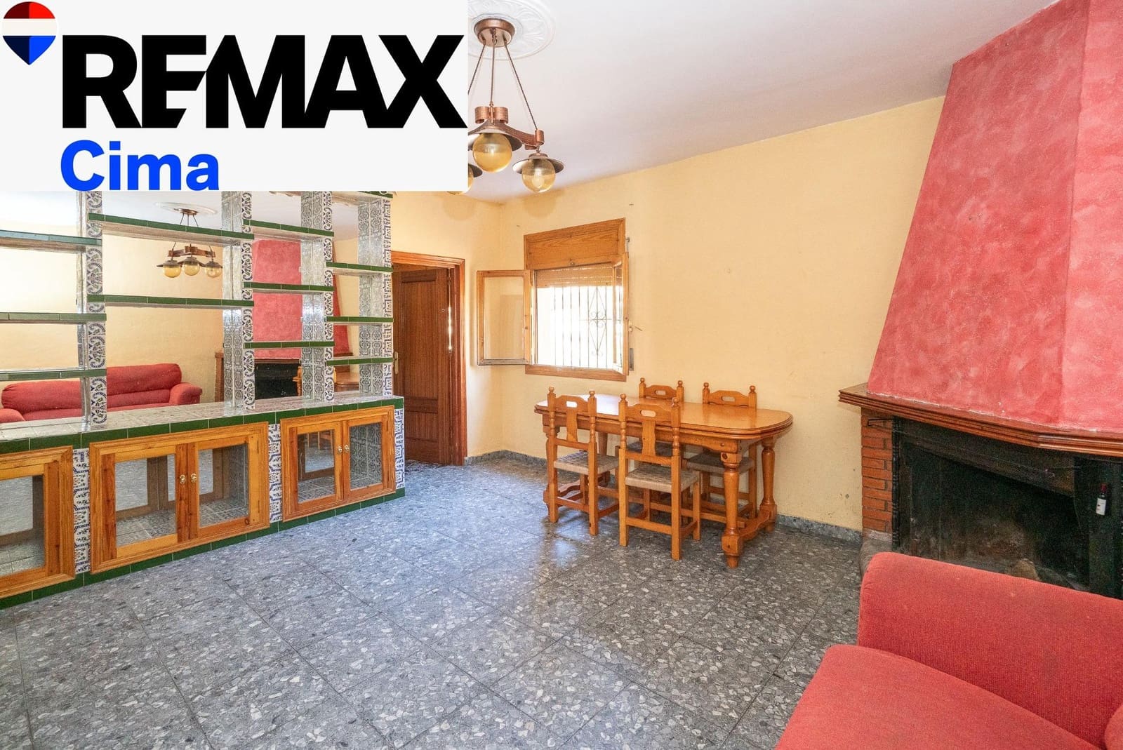 3 makuuhuone Omakotitalo myytävänä paikassa Baza mukana 
autotalli - 95 000 € (Ref: 9896523)