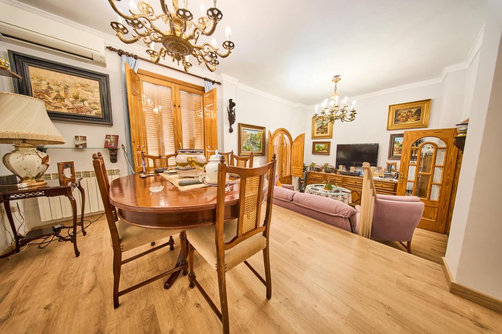 6 bedroom Villa for sale in Granada city with garage - € 1,100,000 (Ref: 9904169)