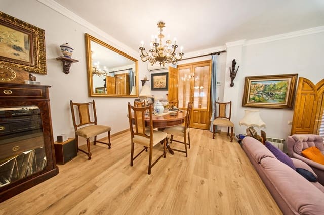 6 bedroom Villa for sale in Granada city with garage - € 1,100,000 (Ref: 9904169)