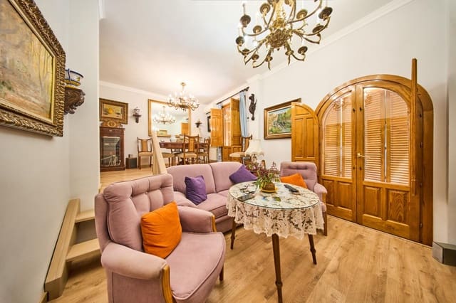 6 bedroom Villa for sale in Granada city with garage - € 1,100,000 (Ref: 9904169)