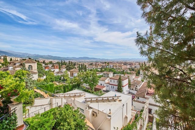 6 bedroom Villa for sale in Granada city with garage - € 1,100,000 (Ref: 9904169)