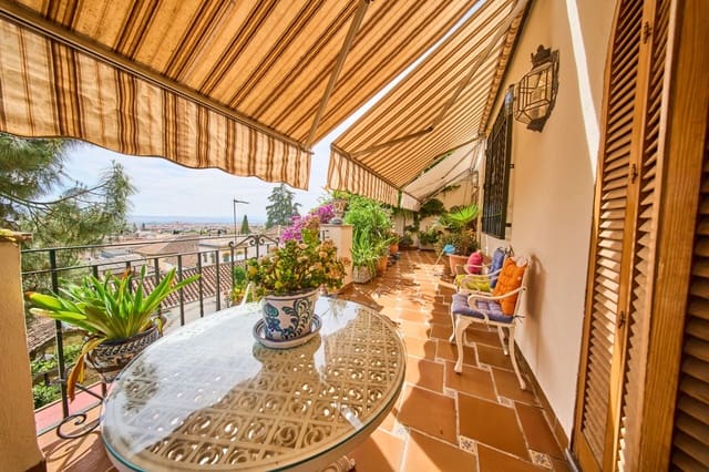 6 bedroom Villa for sale in Granada city with garage - € 1,100,000 (Ref: 9904169)