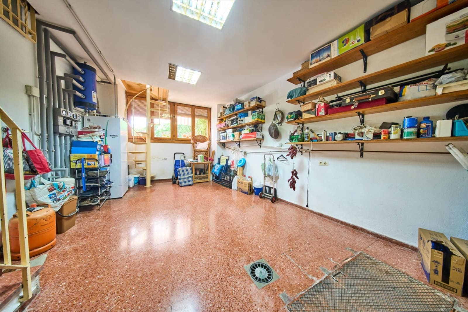 6 bedroom Villa for sale in Granada city with garage - € 1,100,000 (Ref: 9904169)