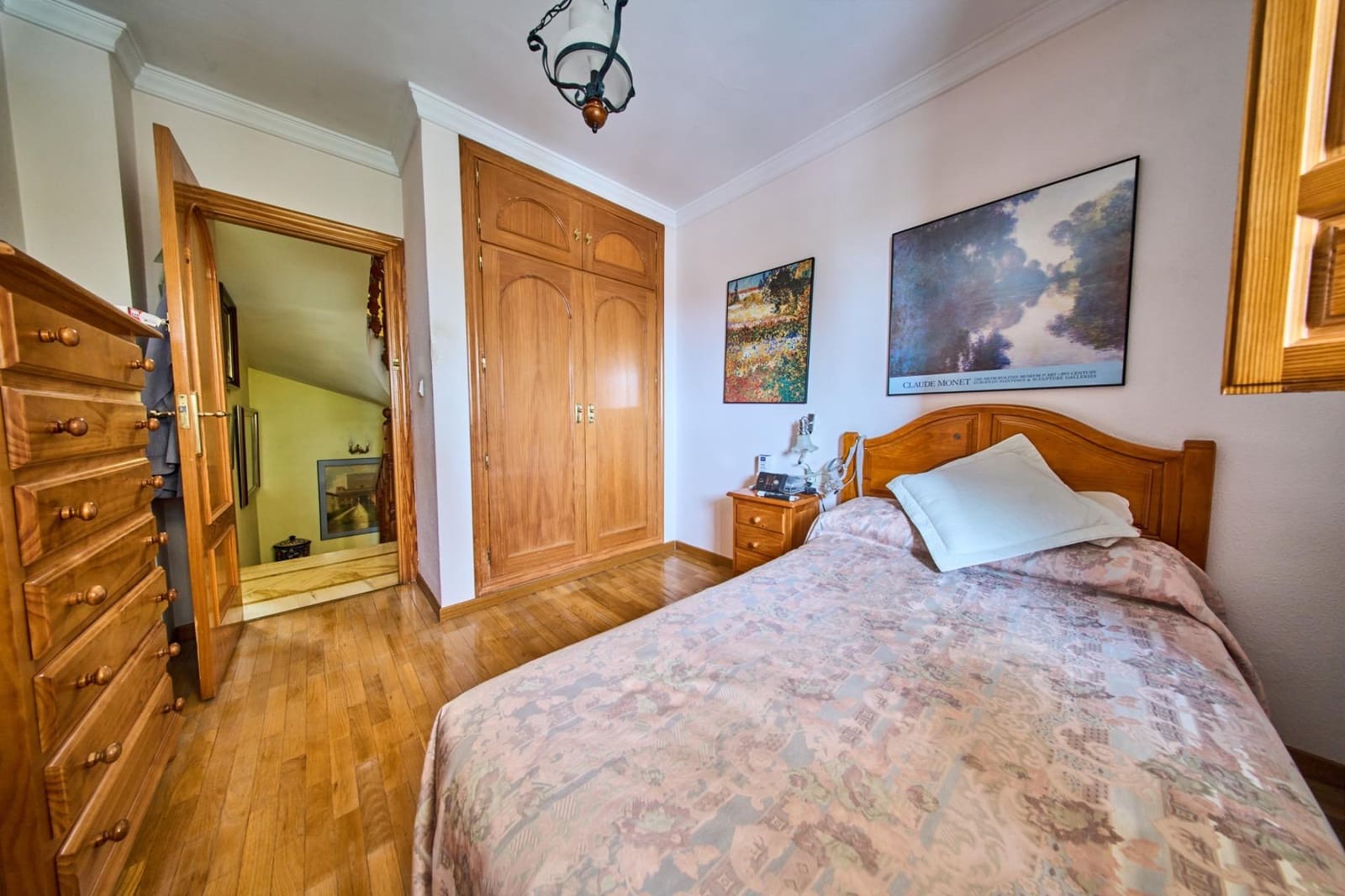 6 bedroom Villa for sale in Granada city with garage - € 1,100,000 (Ref: 9904169)