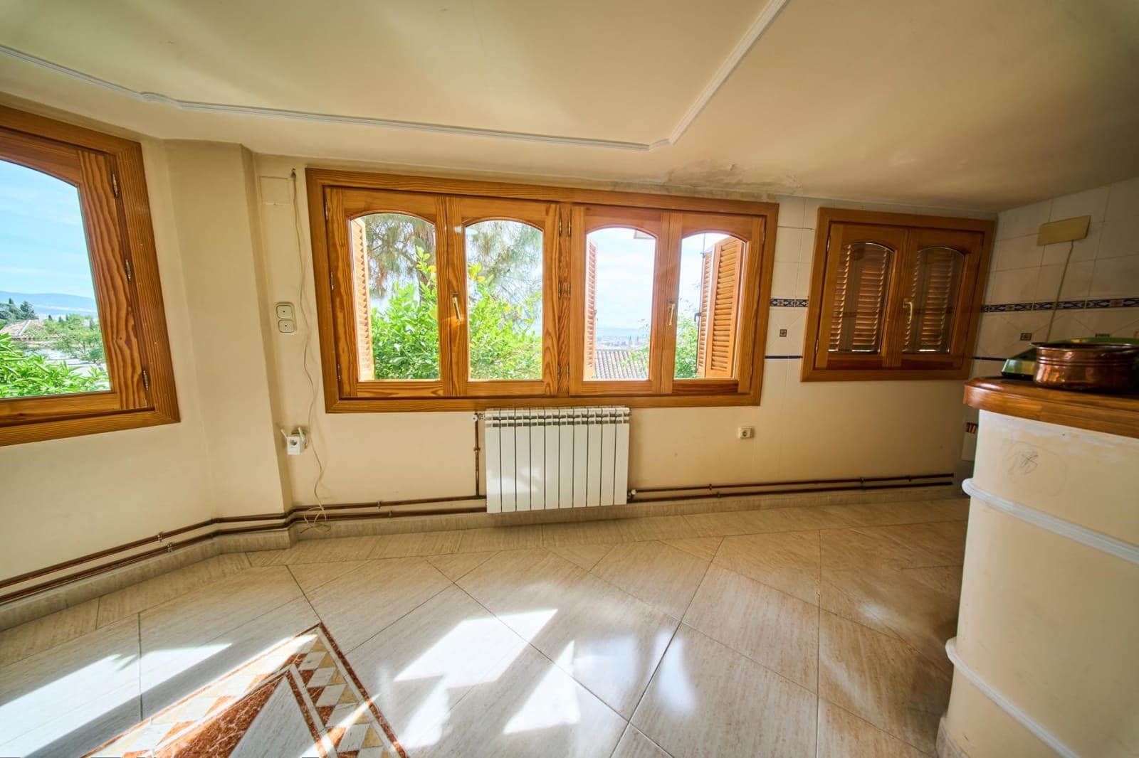 6 bedroom Villa for sale in Granada city with garage - € 1,100,000 (Ref: 9904169)