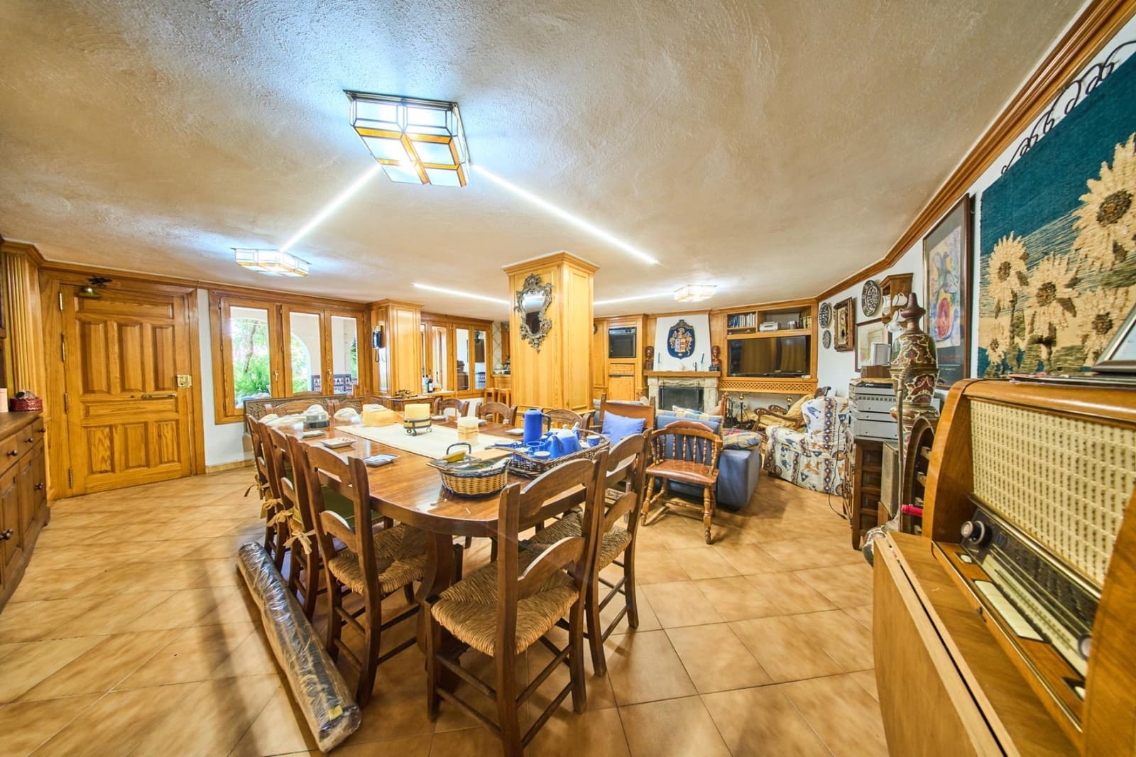 6 bedroom Villa for sale in Granada city with garage - € 1,100,000 (Ref: 9904169)