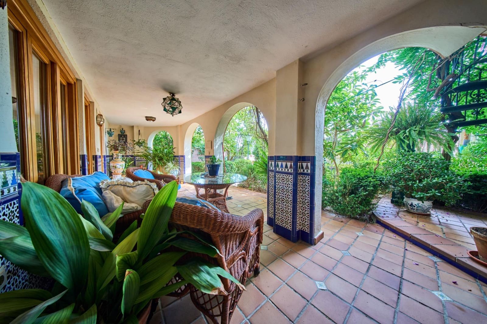 6 bedroom Villa for sale in Granada city with garage - € 1,100,000 (Ref: 9904169)