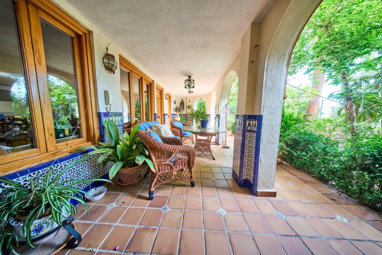 6 bedroom Villa for sale in Granada city with garage - € 1,100,000 (Ref: 9904169)