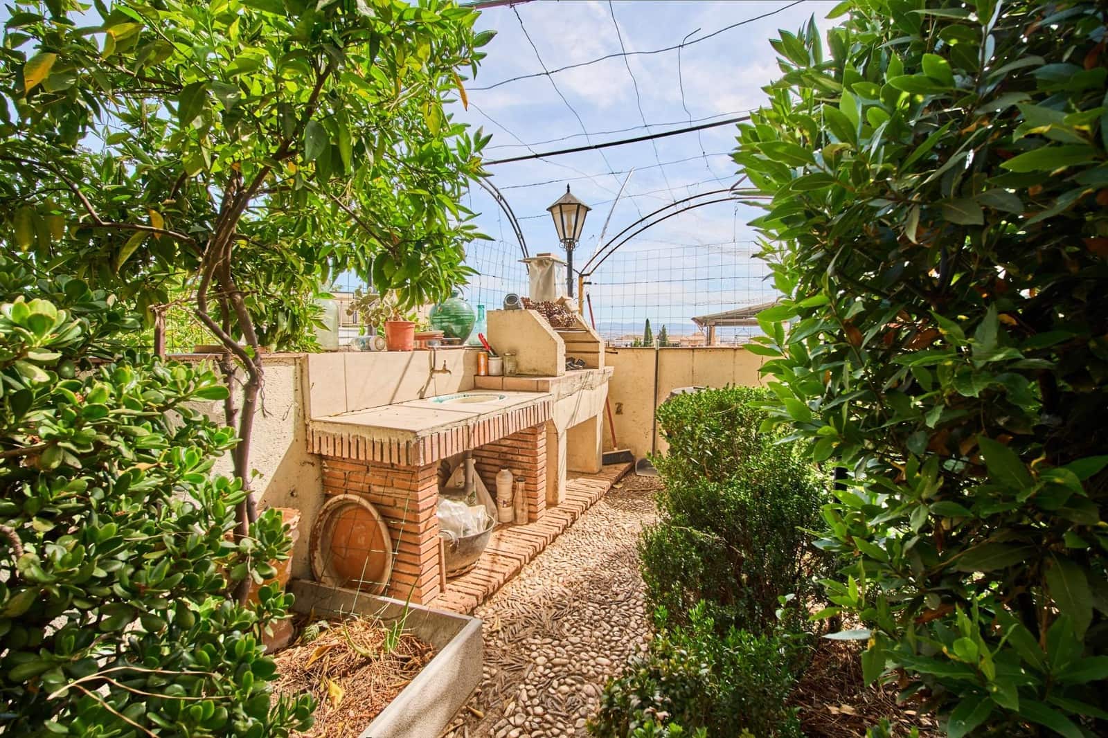 6 bedroom Villa for sale in Granada city with garage - € 1,100,000 (Ref: 9904169)