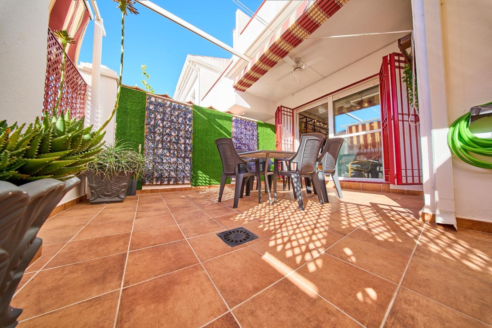 5 quarto Moradia em Banda para venda em Ogijares com piscina garagem - 315 000 € (Ref: 9908163)