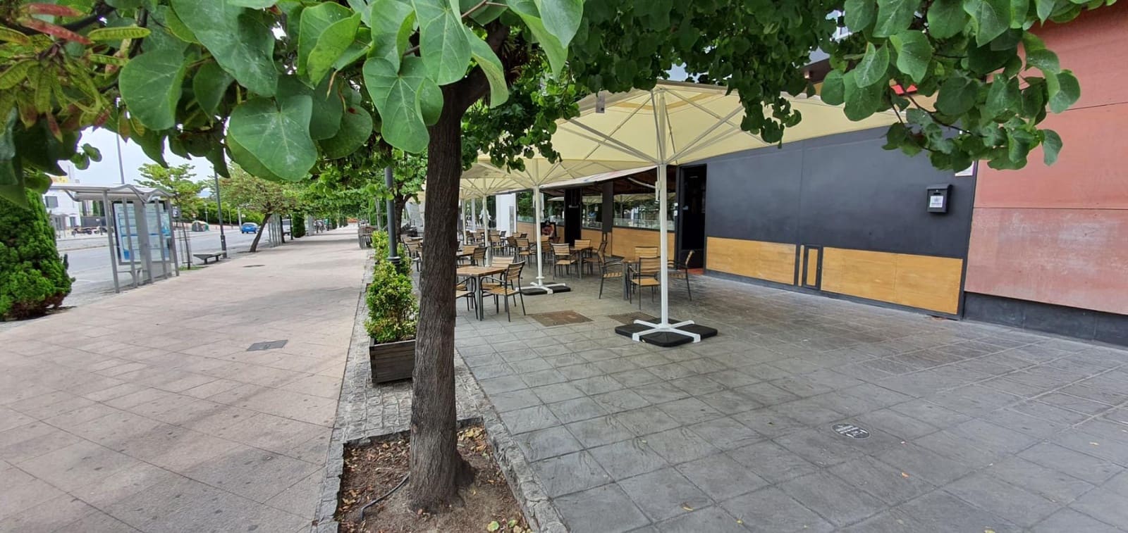 Entreprise à vendre à Grenade ville - 200 000 € (Ref: 9911237)