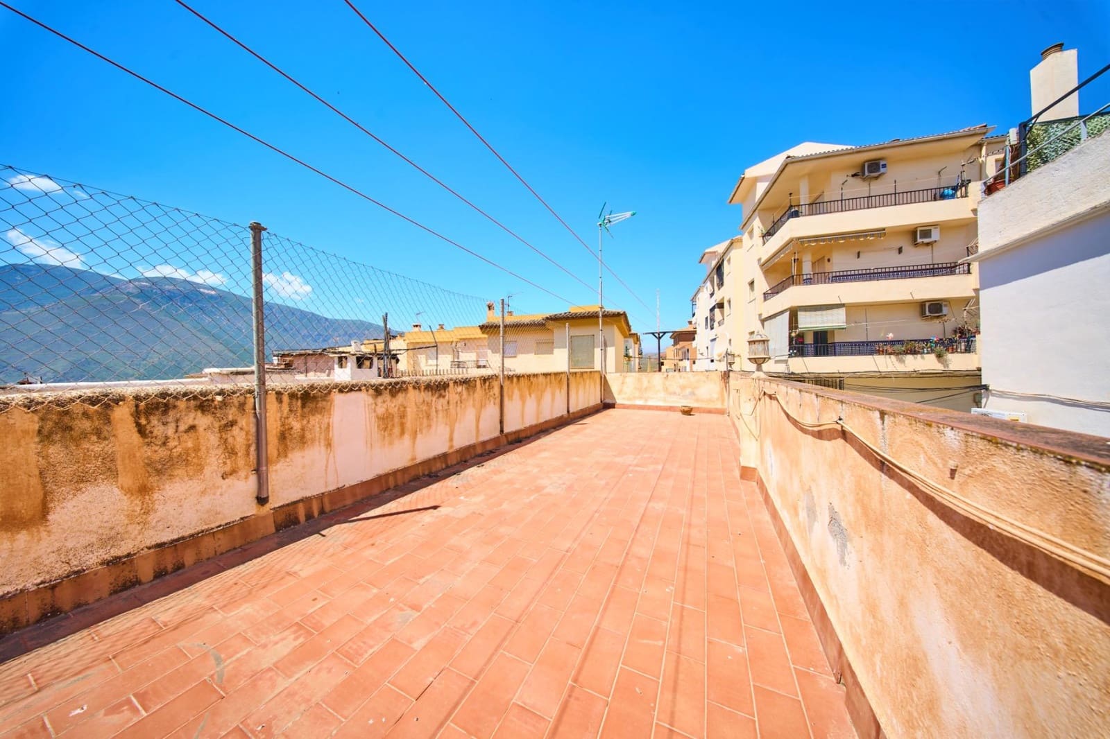 2 bedroom Villa for sale in Orgiva - € 79,000 (Ref: 9911239)