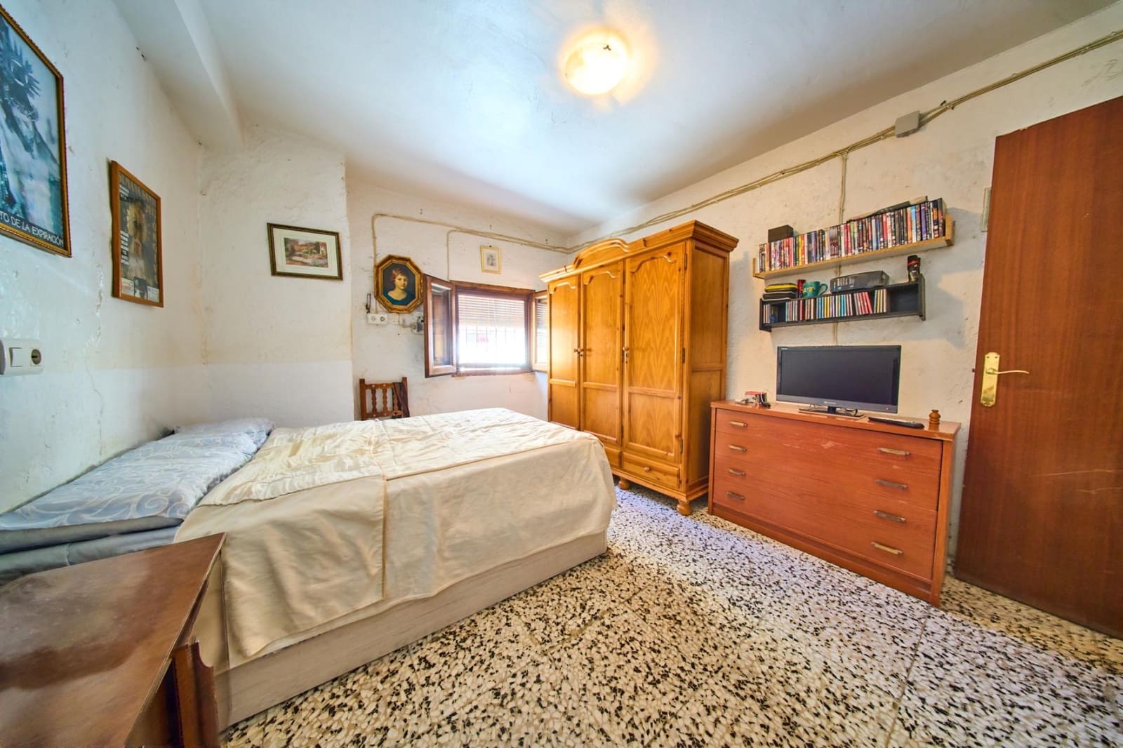 2 bedroom Villa for sale in Orgiva - € 79,000 (Ref: 9911239)