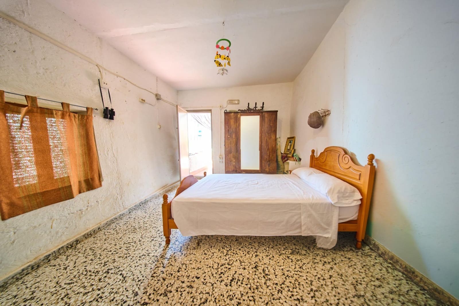 2 bedroom Villa for sale in Orgiva - € 79,000 (Ref: 9911239)
