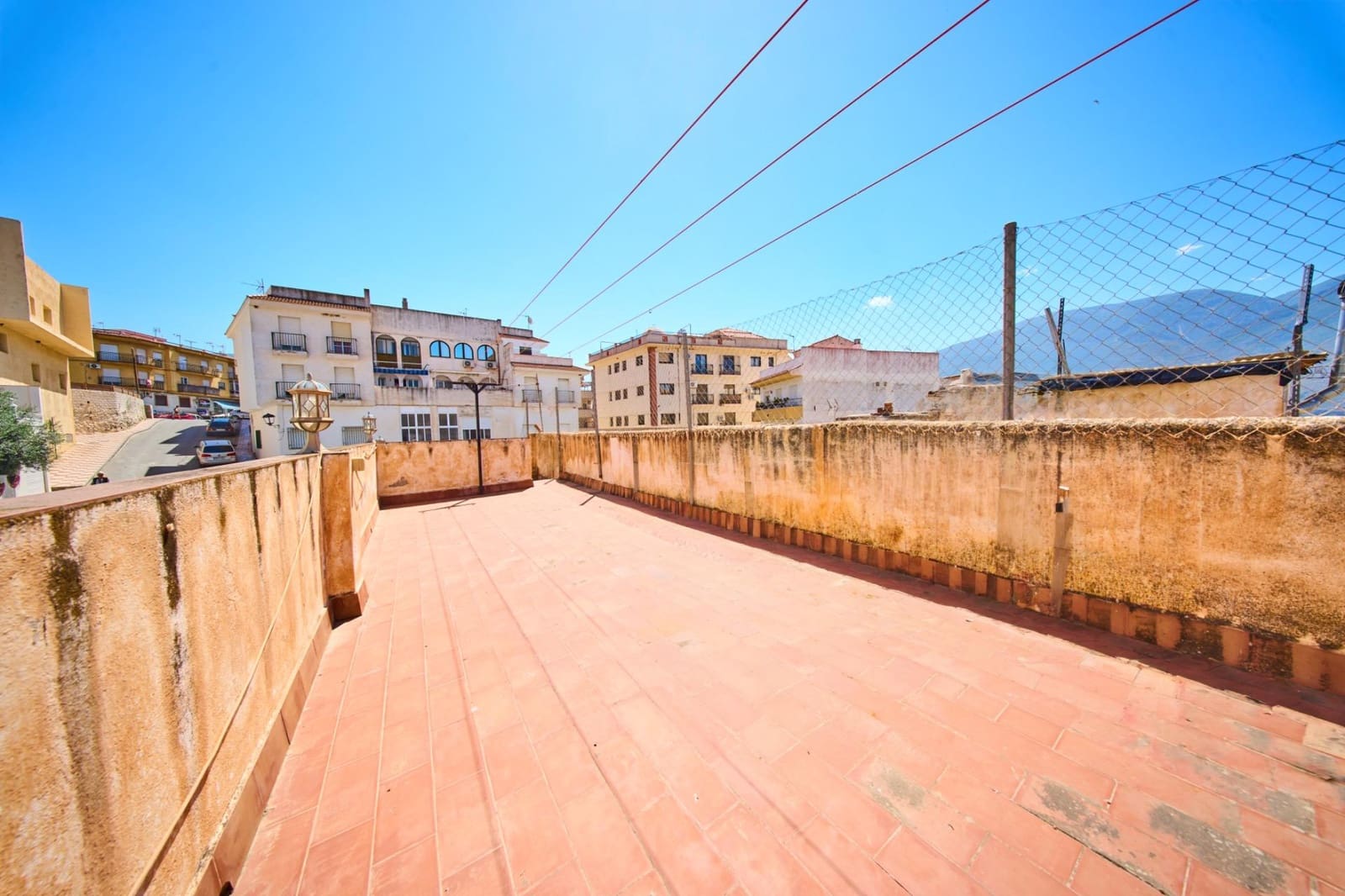 2 bedroom Villa for sale in Orgiva - € 79,000 (Ref: 9911239)