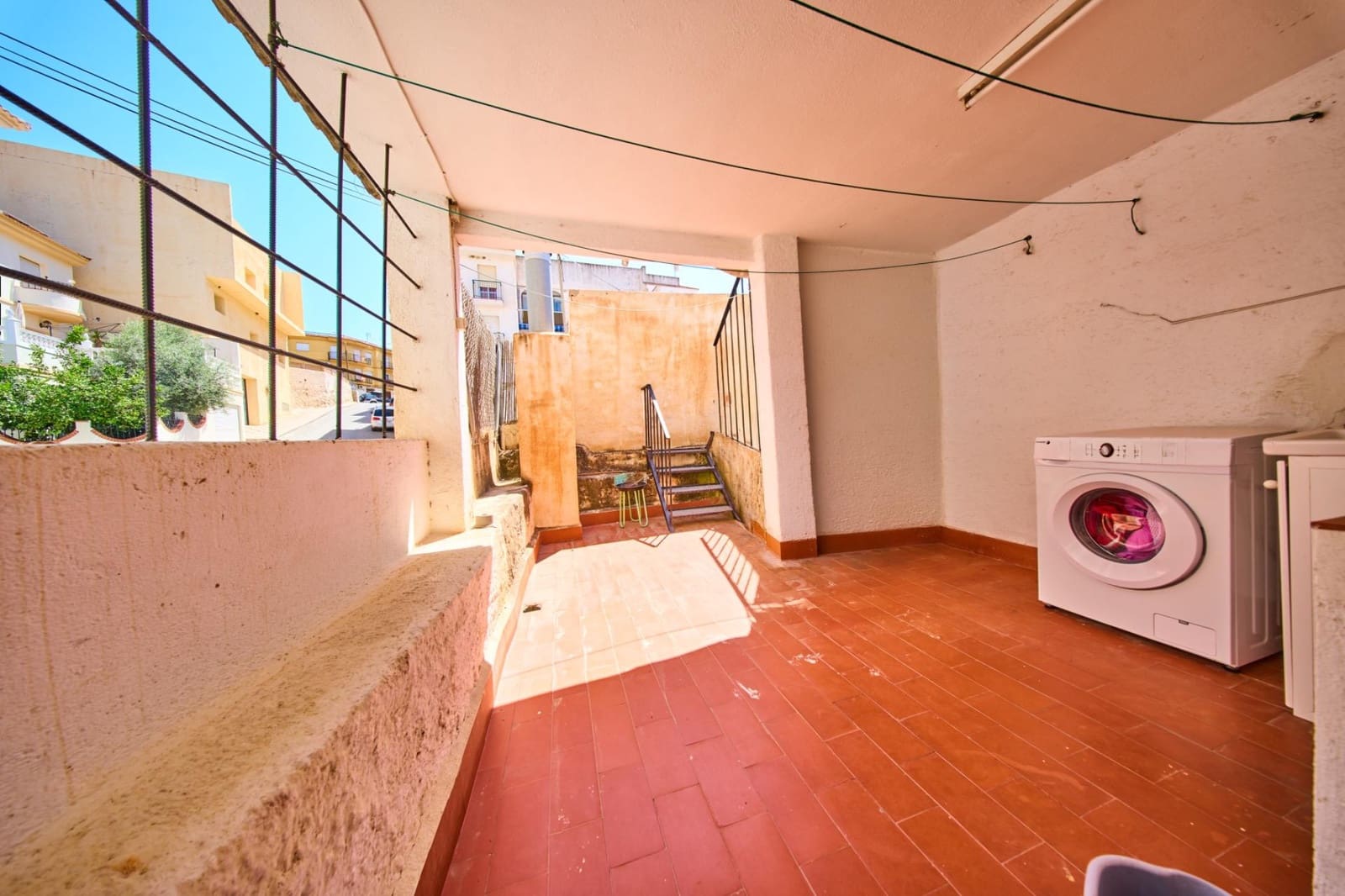 2 bedroom Villa for sale in Orgiva - € 79,000 (Ref: 9911239)