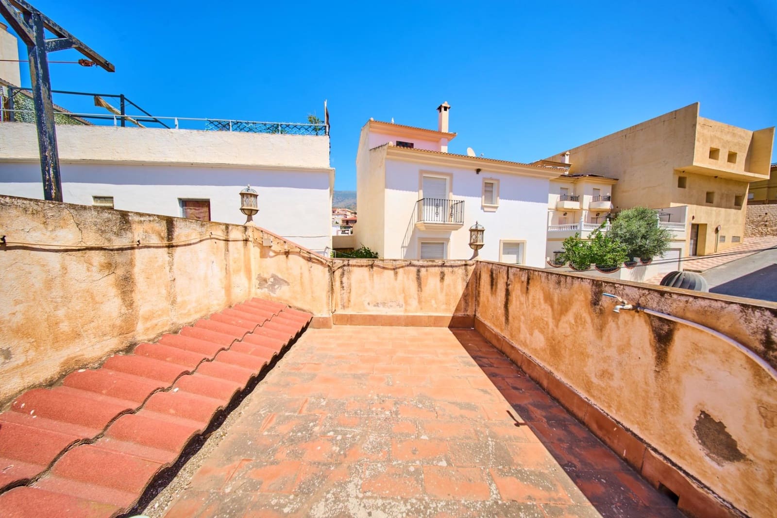2 bedroom Villa for sale in Orgiva - € 79,000 (Ref: 9911239)