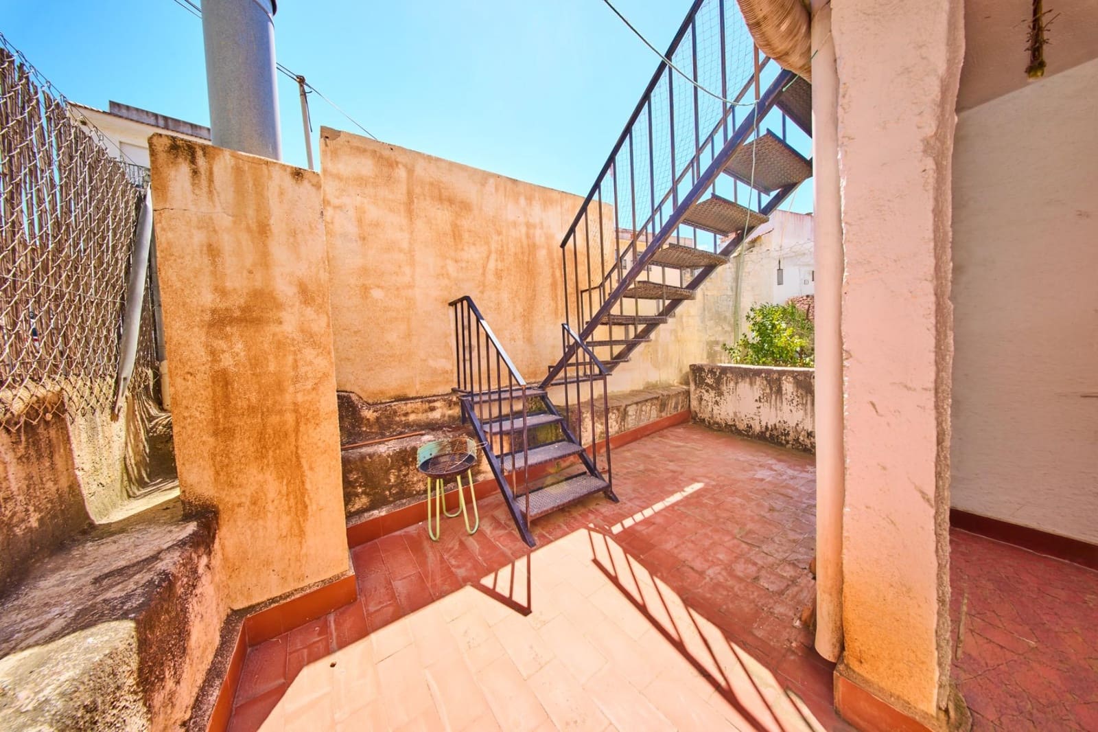 2 bedroom Villa for sale in Orgiva - € 79,000 (Ref: 9911239)