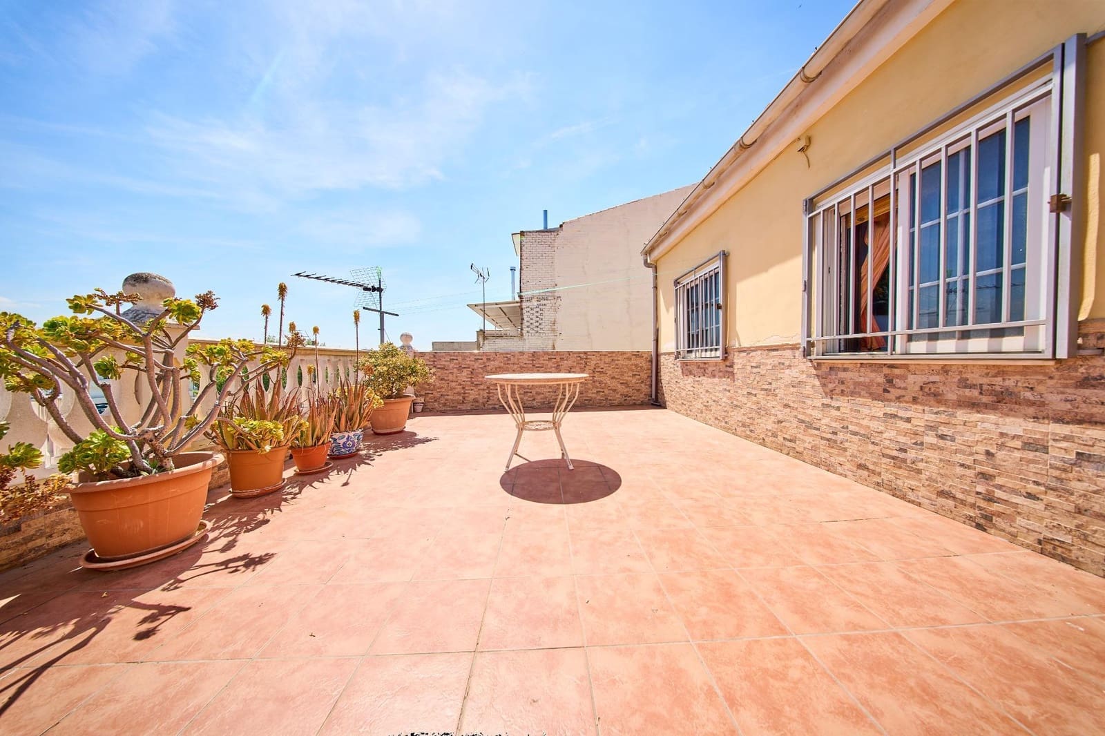 3 Zimmer Doppelhaus zu verkaufen in Baza mit Garage - 170.000 € (Ref: 9911240)