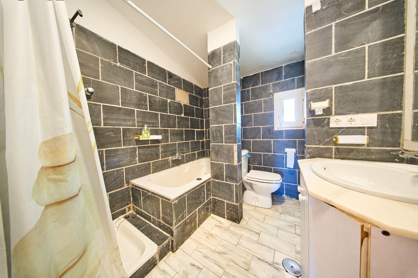 4 sovrum Radhus till salu i Sierra Nevada - 360 000 € (Ref: 9913346)