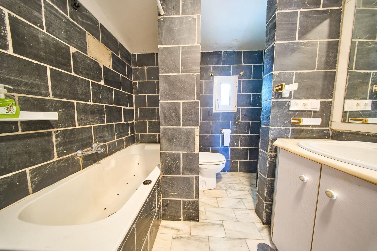 4 sovrum Radhus till salu i Sierra Nevada - 360 000 € (Ref: 9913346)