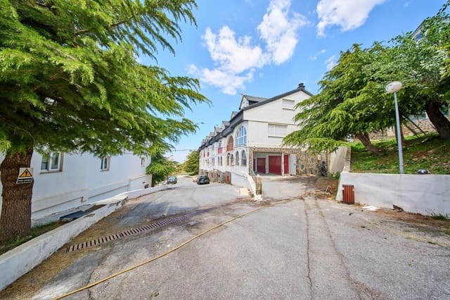 4 sovrum Radhus till salu i Sierra Nevada, Monachil - 360 000 € (Ref: 9913346)