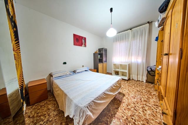 6 bedroom Flat for sale in Alhendín with garage - € 190,000 (Ref: 9913348)