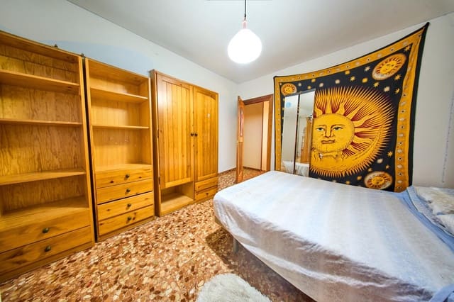 6 bedroom Flat for sale in Alhendín with garage - € 190,000 (Ref: 9913348)