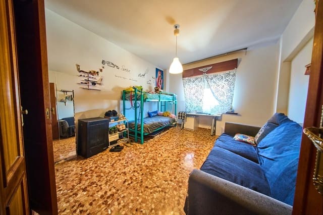 6 bedroom Flat for sale in Alhendín with garage - € 190,000 (Ref: 9913348)