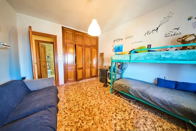 6 bedroom Flat for sale in Alhendín with garage - € 190,000 (Ref: 9913348)