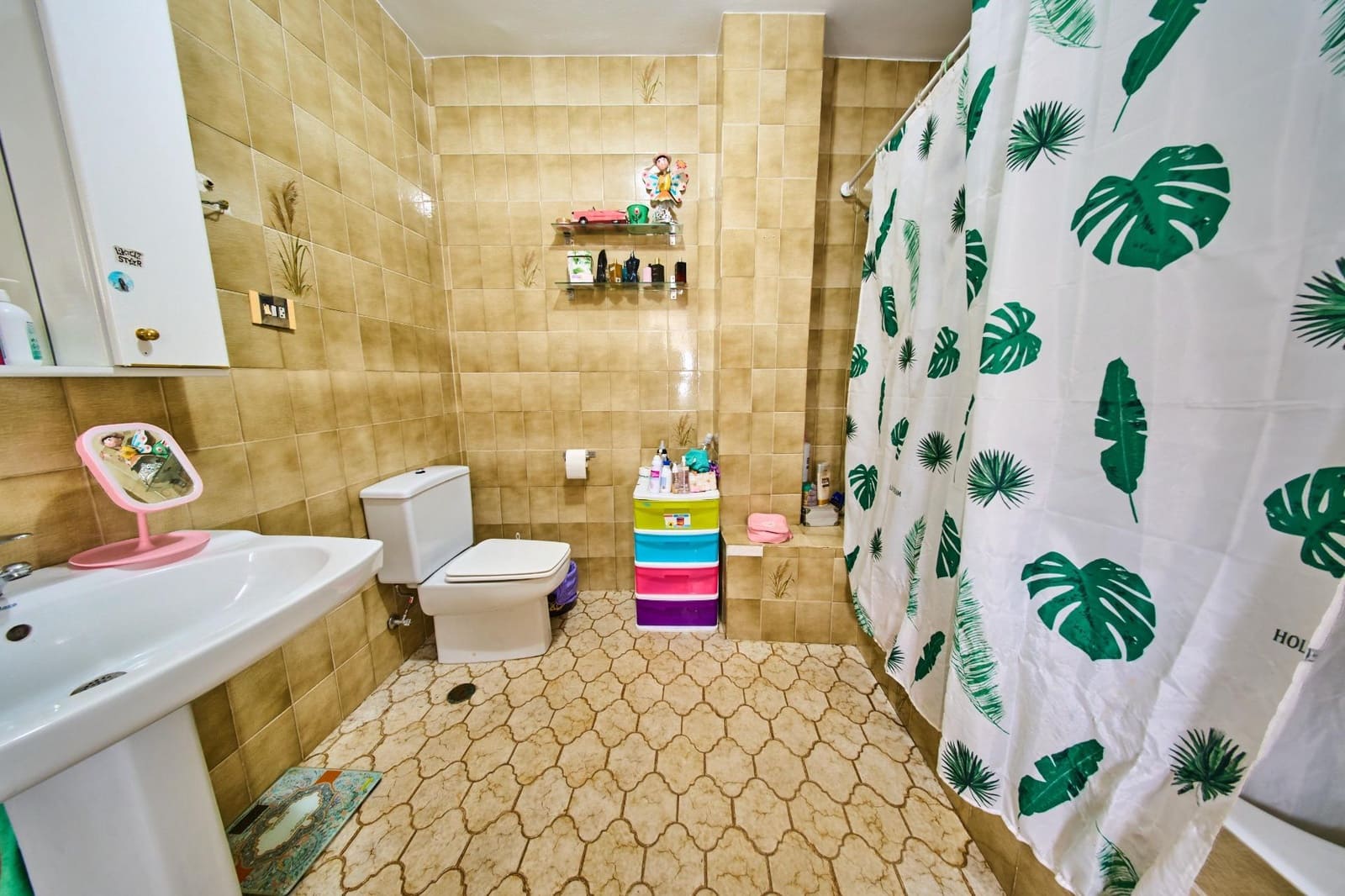 6 bedroom Flat for sale in Alhendin with garage - € 190,000 (Ref: 9913348)