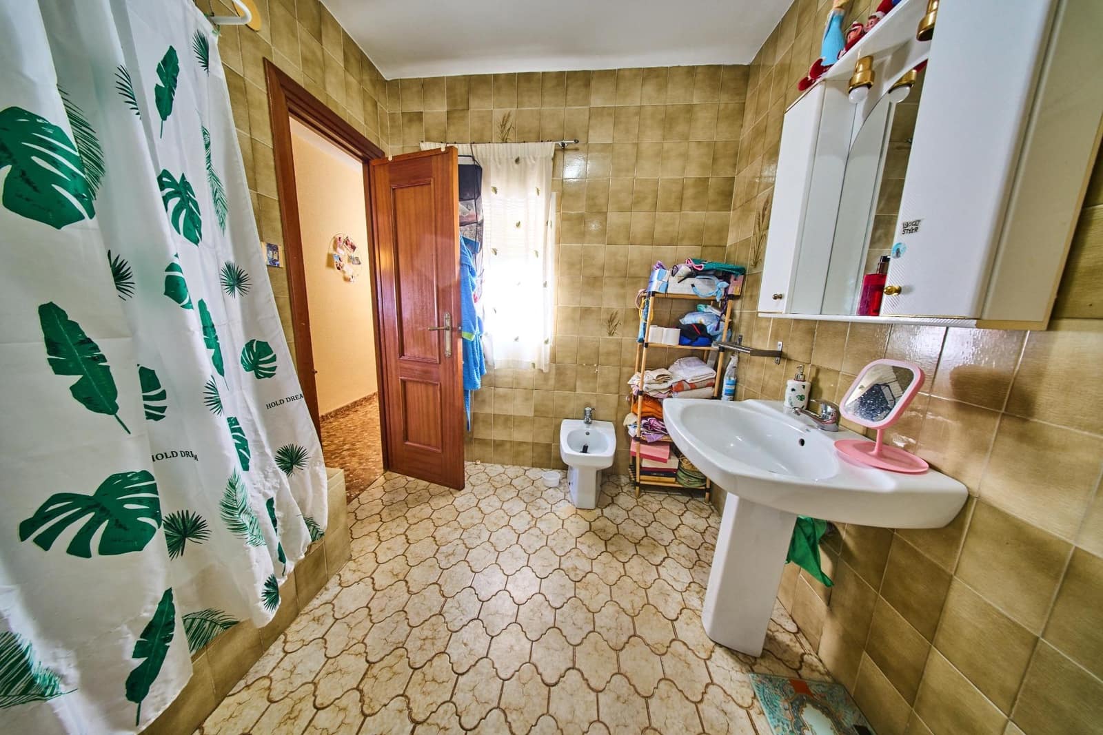 6 bedroom Flat for sale in Alhendin with garage - € 190,000 (Ref: 9913348)