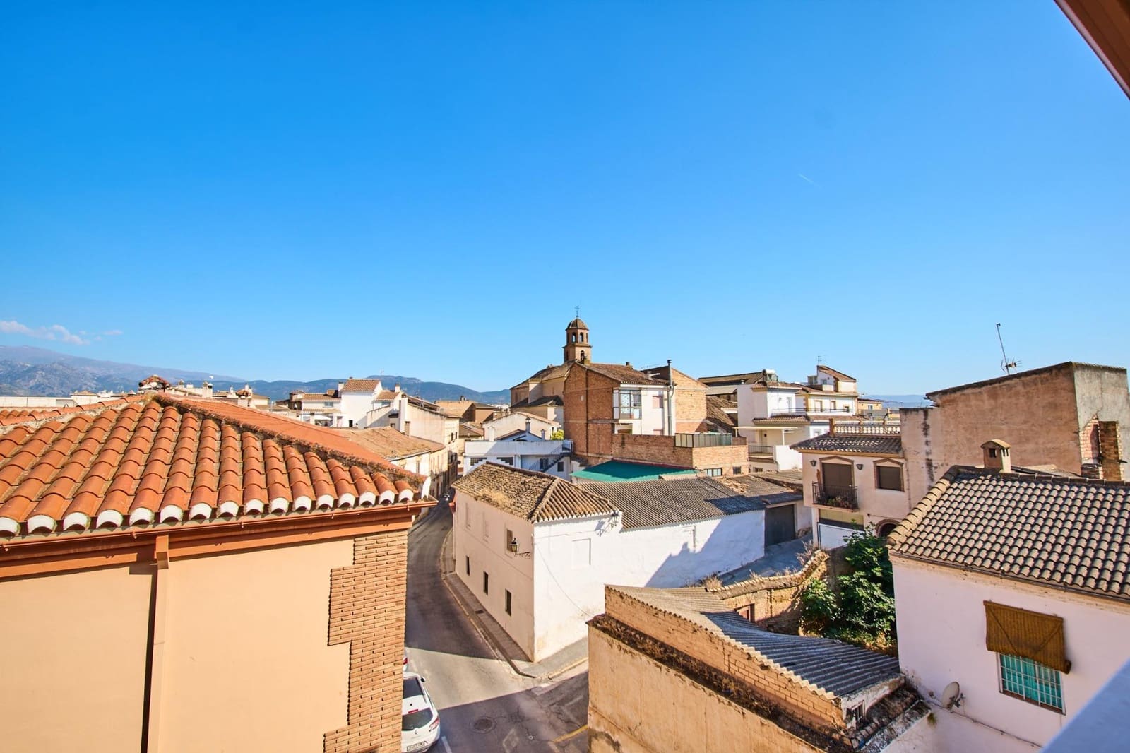6 bedroom Flat for sale in Alhendin with garage - € 190,000 (Ref: 9913348)