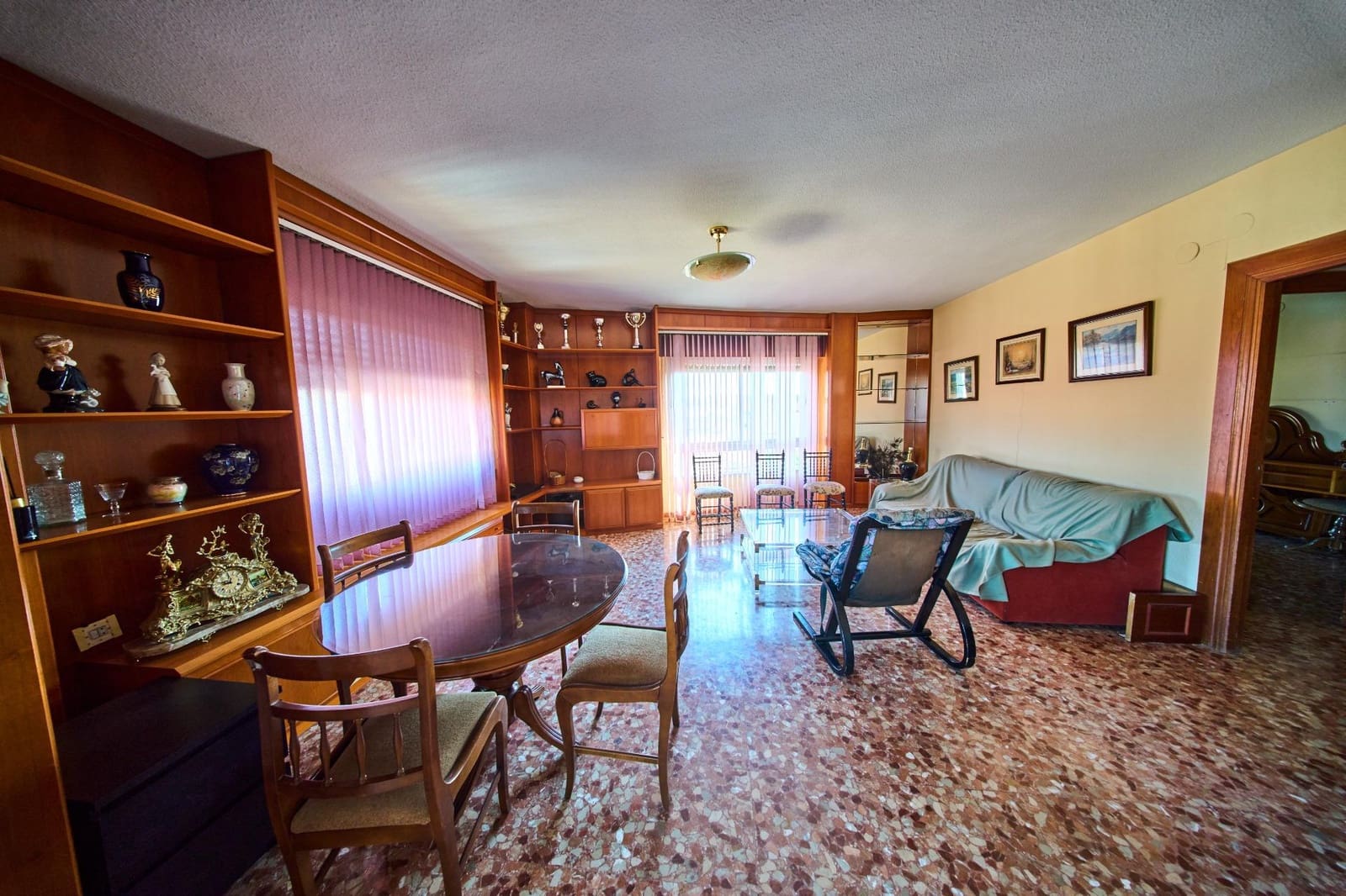 6 bedroom Flat for sale in Alhendin with garage - € 190,000 (Ref: 9913348)