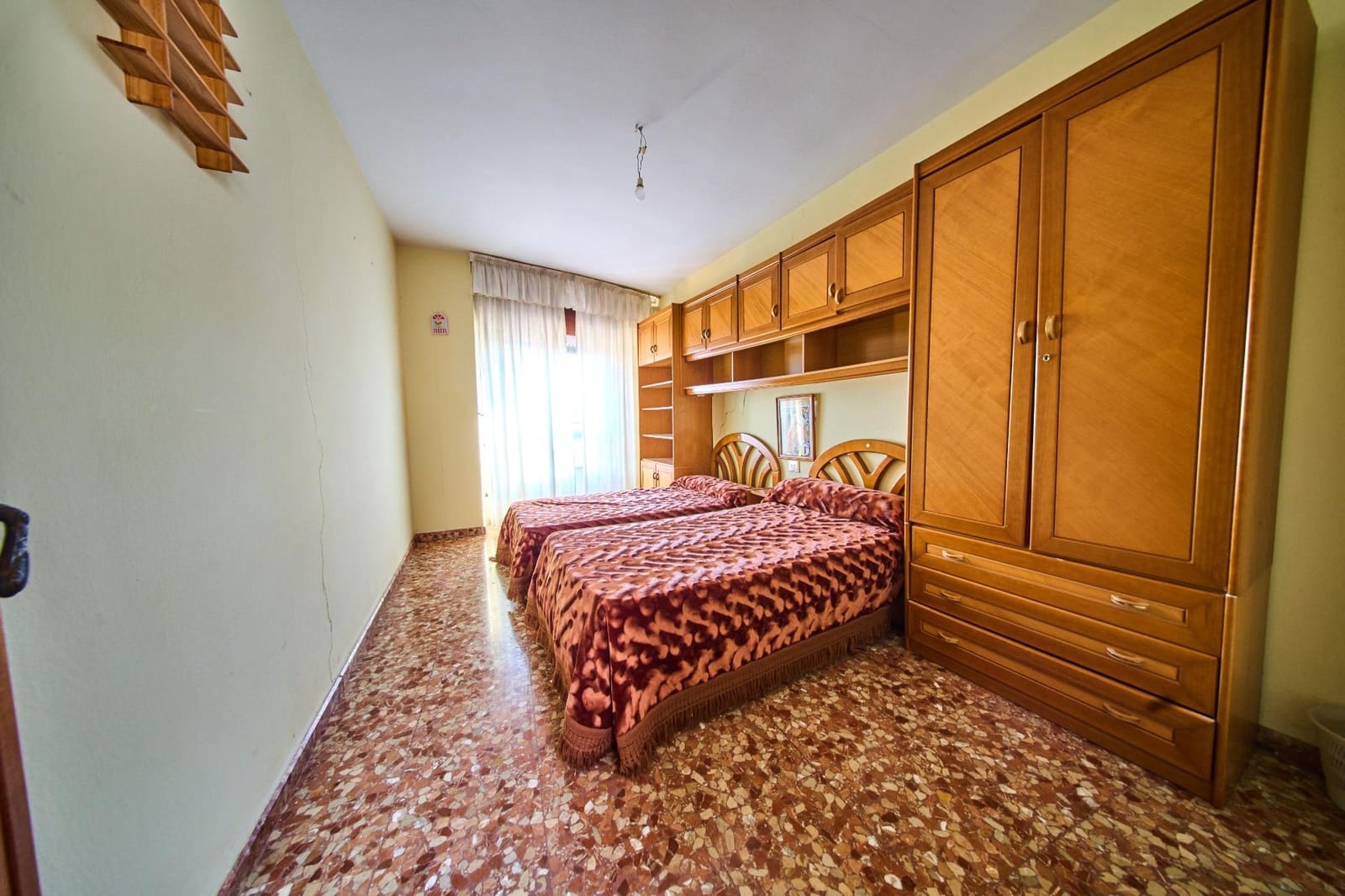6 bedroom Flat for sale in Alhendin with garage - € 190,000 (Ref: 9913348)