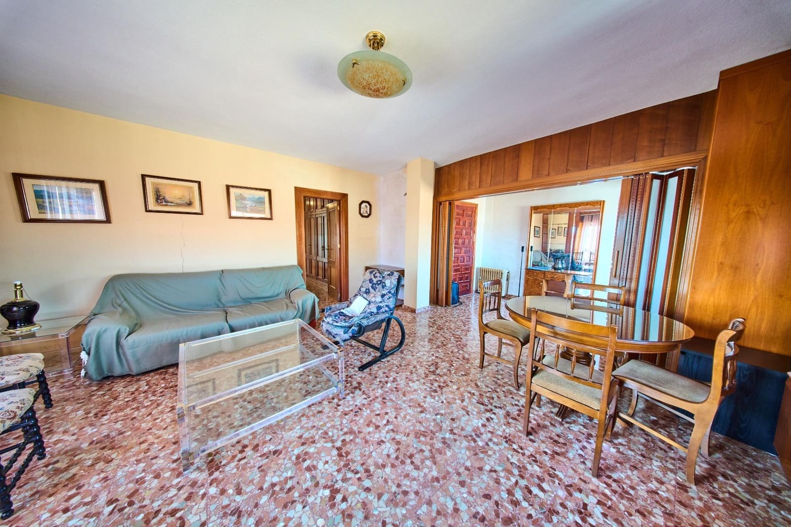 6 bedroom Flat for sale in Alhendin with garage - € 190,000 (Ref: 9913348)