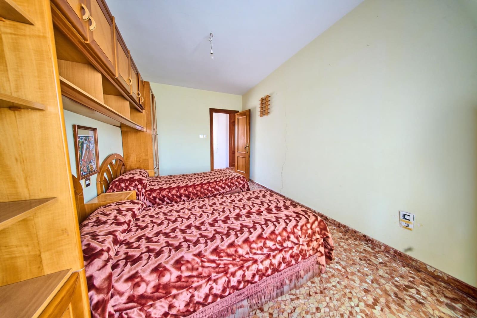 6 bedroom Flat for sale in Alhendin with garage - € 190,000 (Ref: 9913348)