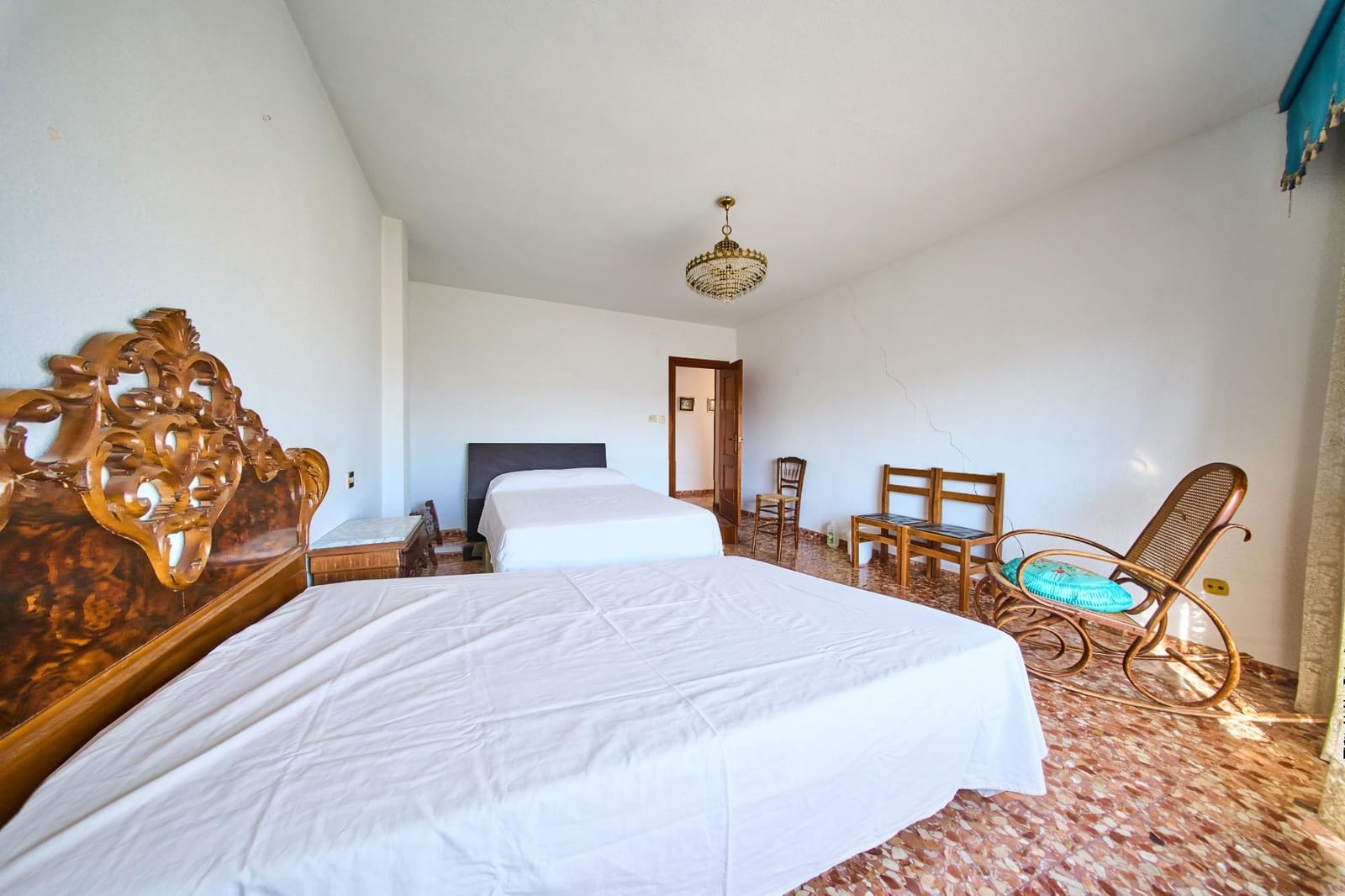 6 bedroom Flat for sale in Alhendin with garage - € 190,000 (Ref: 9913348)
