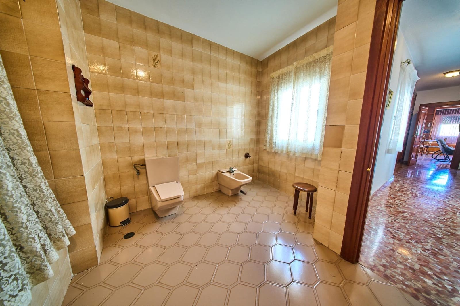 6 bedroom Flat for sale in Alhendin with garage - € 190,000 (Ref: 9913348)