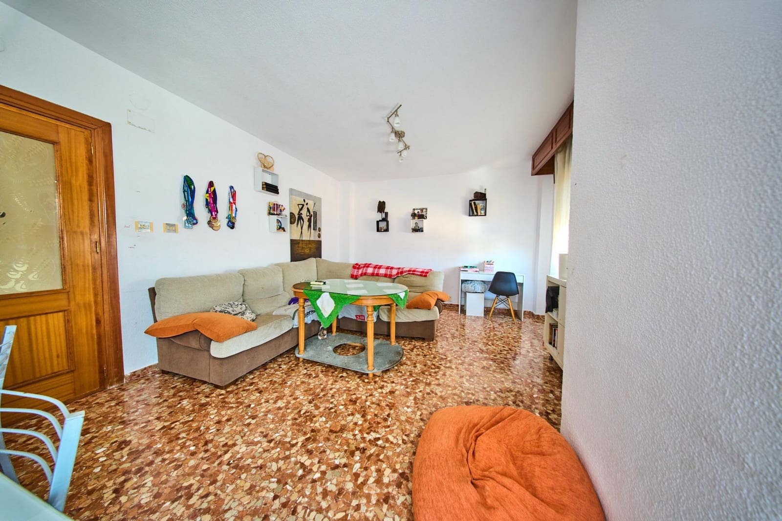 6 bedroom Flat for sale in Alhendin with garage - € 190,000 (Ref: 9913348)