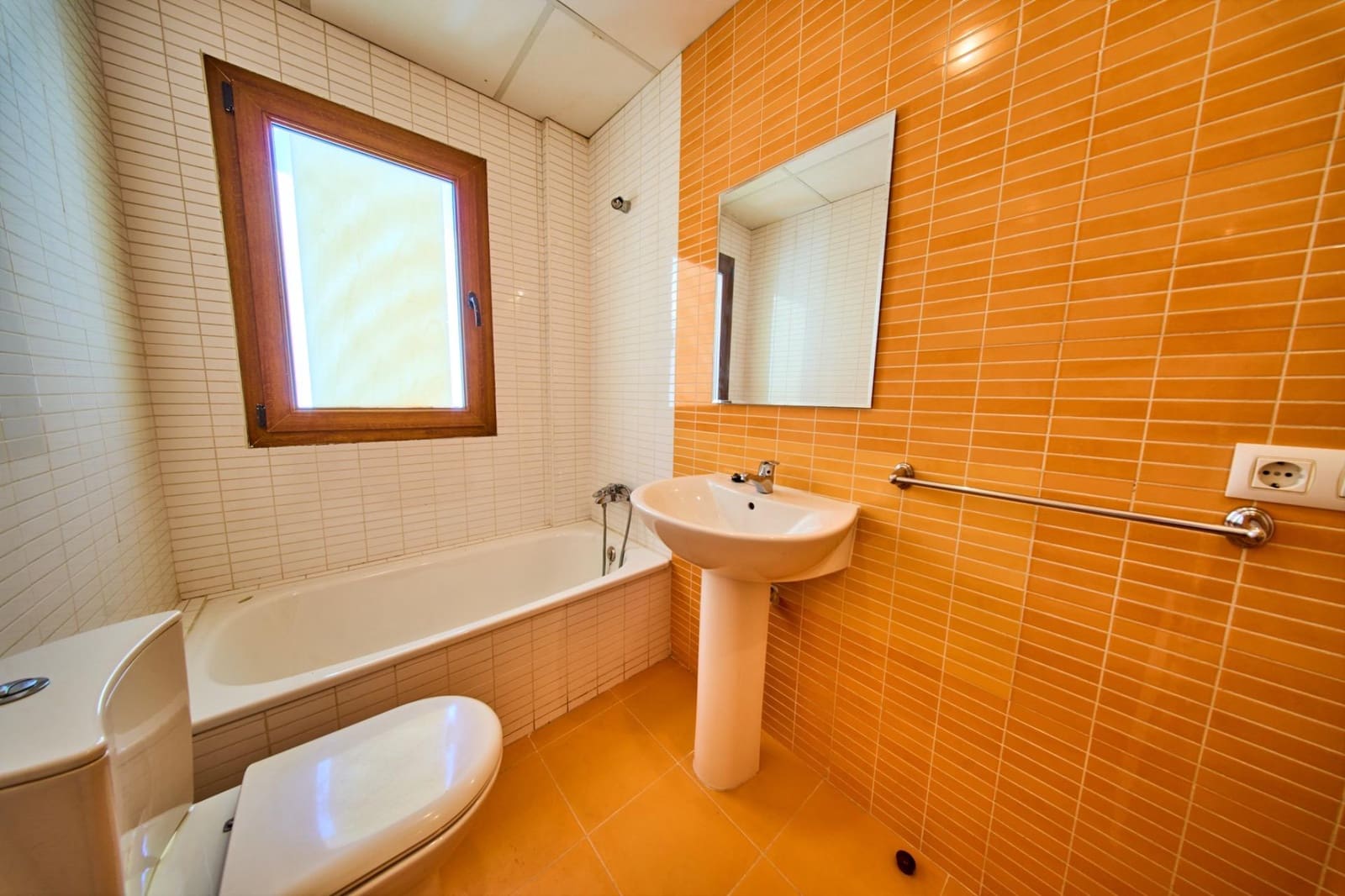 1 sovrum Lägenhet till salu i Ogijares - 112 900 € (Ref: 9916047)
