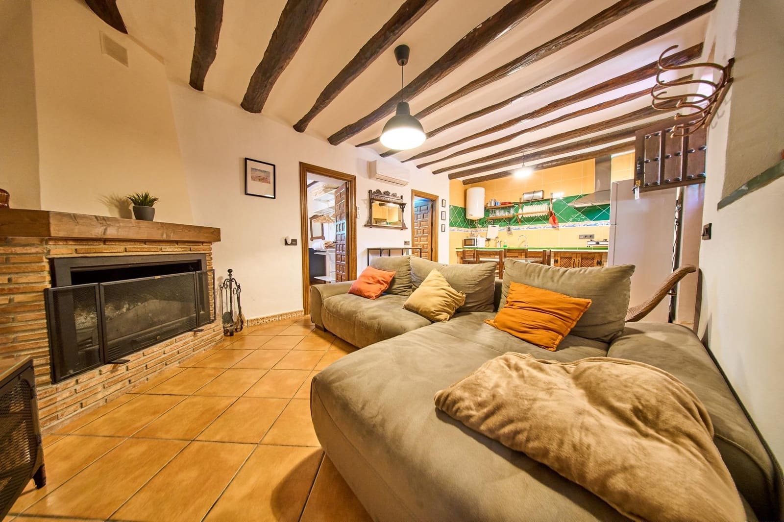12 slaapkamer Finca/Landhuis te koop in Baza met garage - € 599.000 (Ref: 9916048)