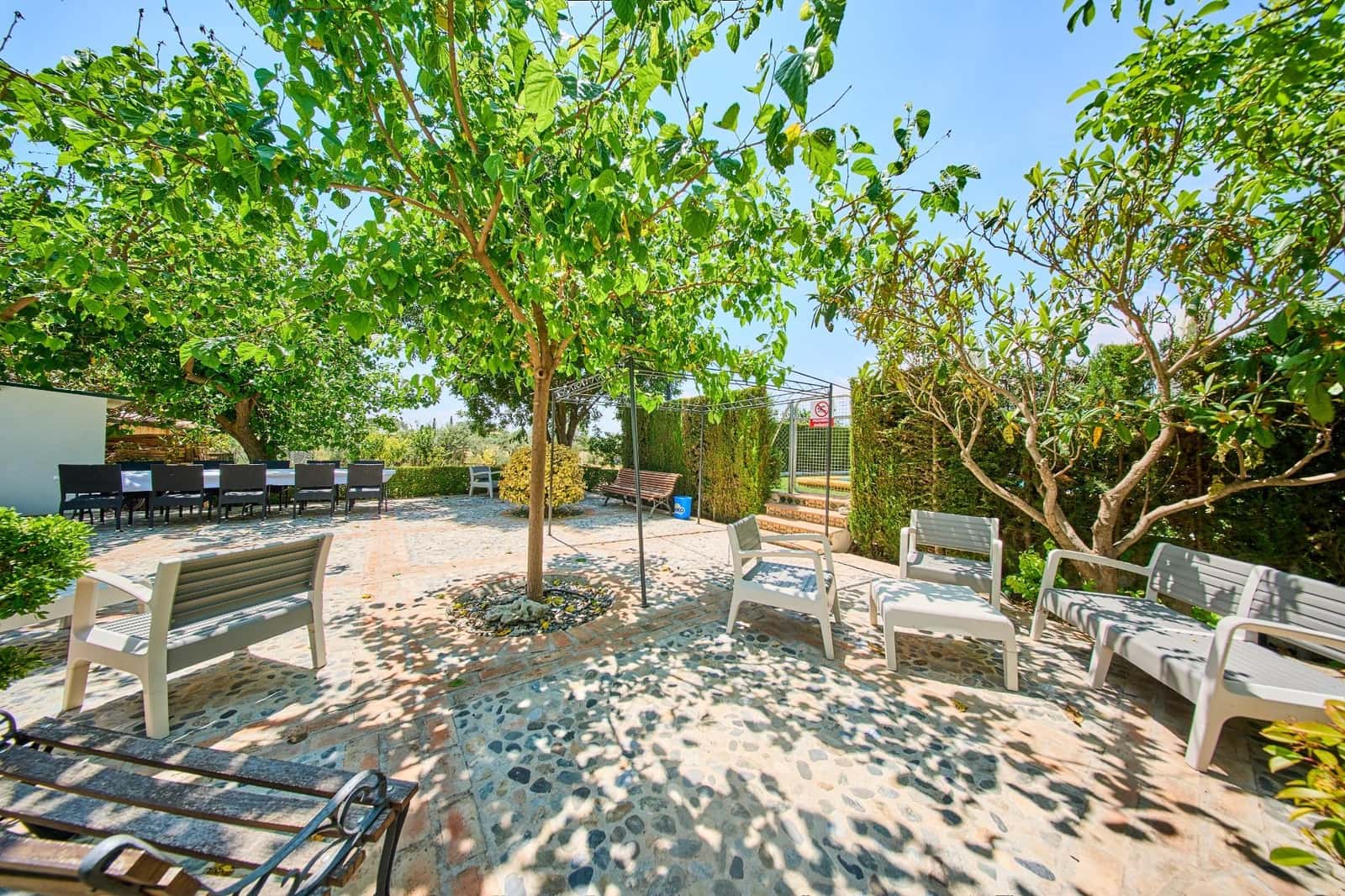 12 slaapkamer Finca/Landhuis te koop in Baza met garage - € 599.000 (Ref: 9916048)