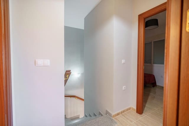 Casa de 3 habitaciones en Ventas de Huelma en venta con garaje - 170.000 € (Ref: 9916052)