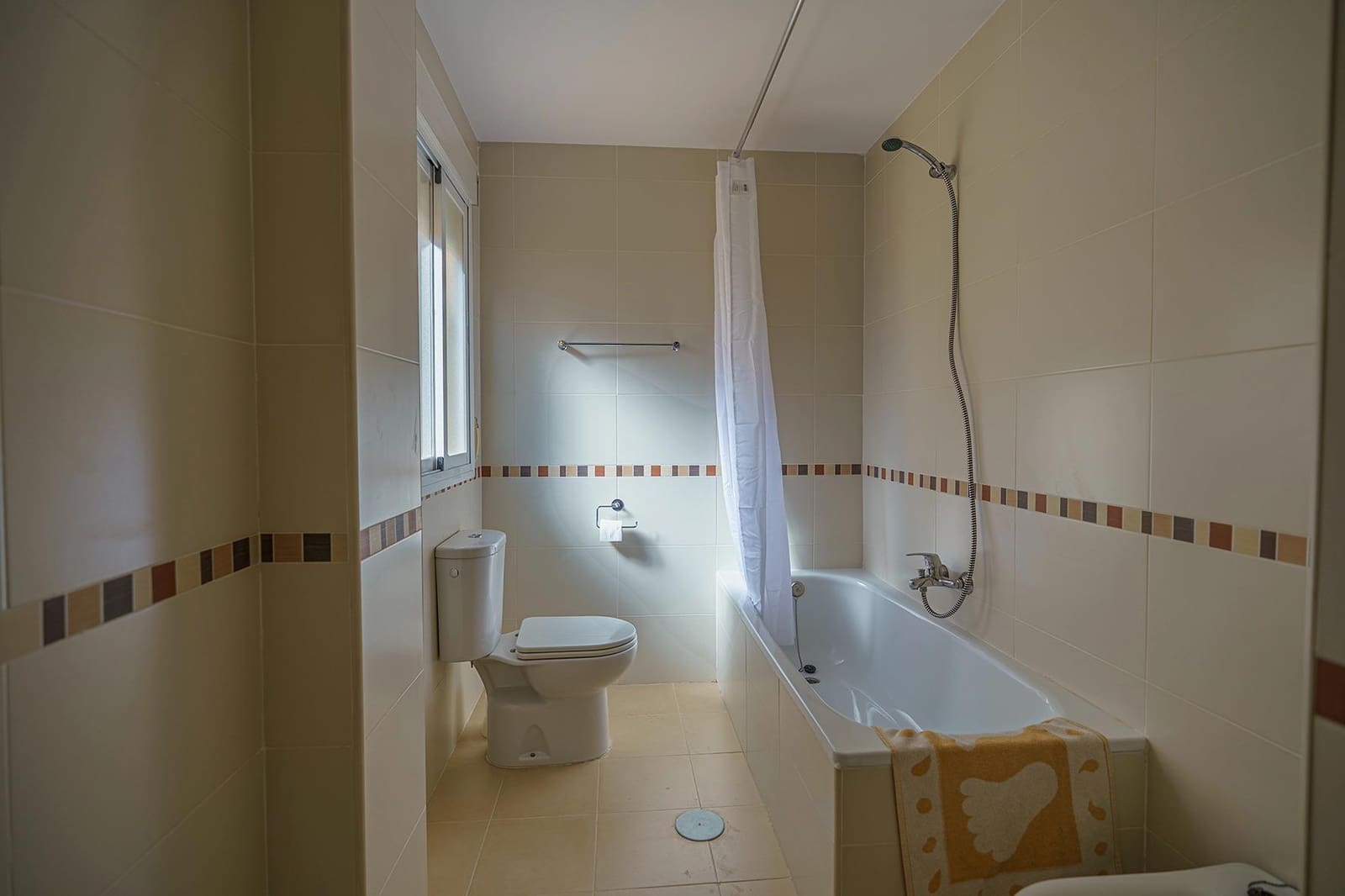 3 sypialnia Dom na sprzedaż w Ventas de Huelma z garażem - 170 000 € (Ref: 9916052)