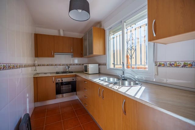 Casa de 3 habitaciones en Ventas de Huelma en venta con garaje - 170.000 € (Ref: 9916052)